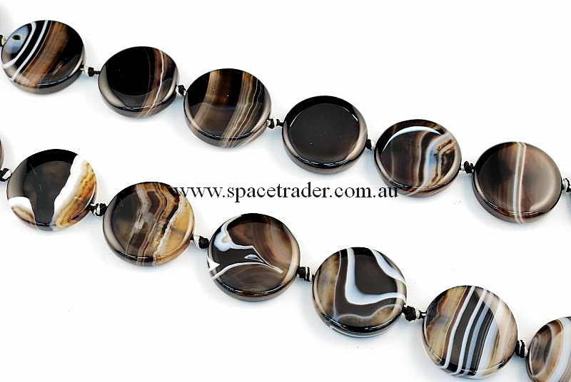 Agate - 26mm Circle Black Banded Agate Bead in 14 Pcs a Strand