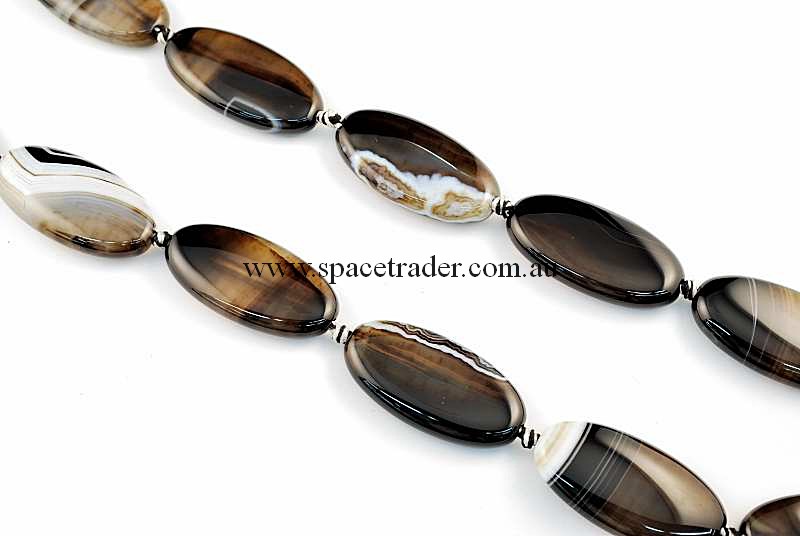 Agate - 20x40mm Oval Black Banded Agate Bead in 9 Pcs a Strand