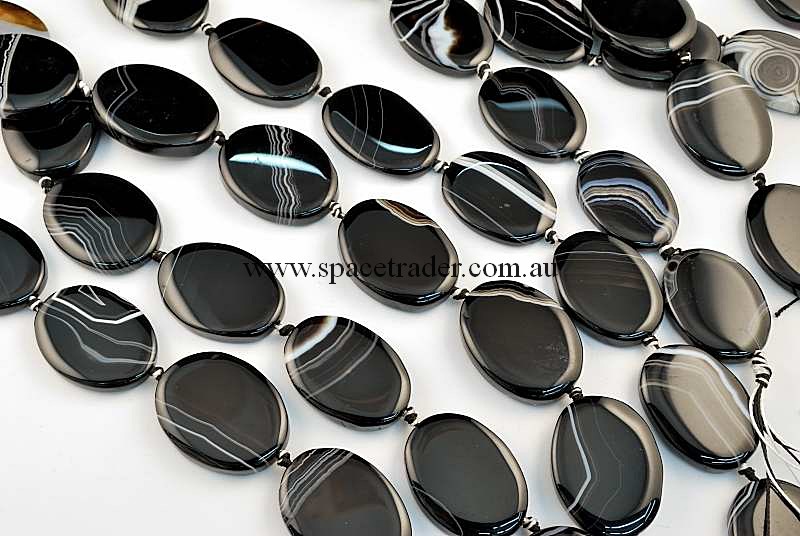 Agate - 25x34mm Oval Black Banded Agate Bead in 10 Pcs a Strand