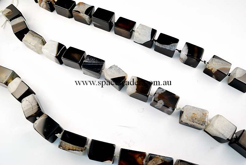 Agate - 15x15x20mm Rectangle Pillar Black Banded Agate with Inclusion Bead in 18 Pcs a Strand