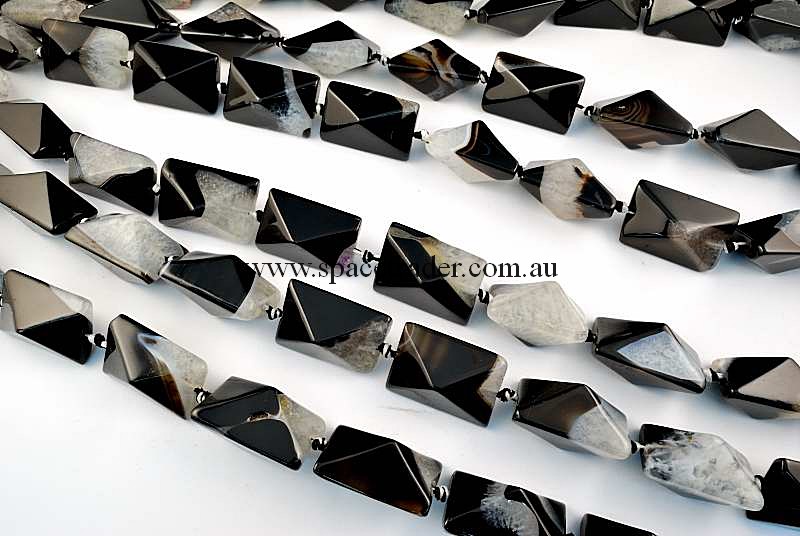 Agate - 20x30mm Rectangle-Pyramid Black Banded Agate with Inclusion Bead in 12 Pcs a Strand