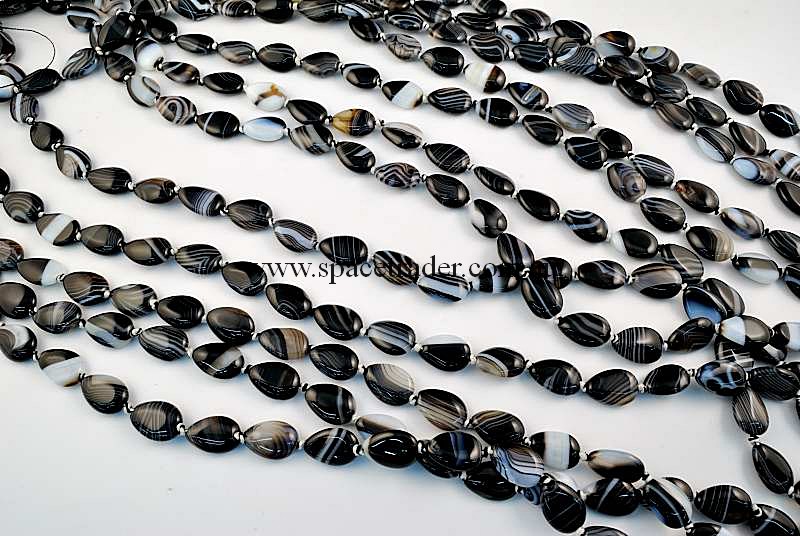 Agate - 10x14mm Puffed Teardrop Black Banded Agate in 25 Pcs a Strand