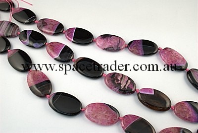 Agate - 25x40mm Oval Black Agate with Inclusion in Dye Fuchsia Colour in 9 Pcs a Strand