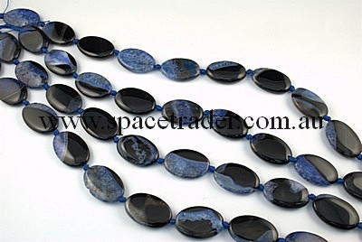 Agate - 20x30mm Oval Black Agate with Inclusion in Dye Blue Colour in 12 Pcs a Strand