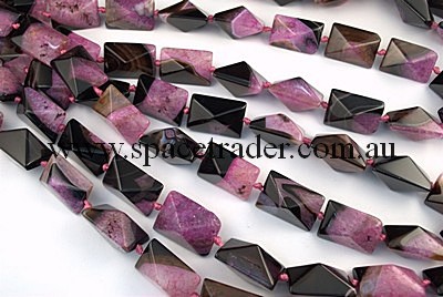 Agate - 20x30mm Rectangle-Pyramid Black Agate with Inclusion in Dye Fuchsia Colour in 12 Pcs a Strand