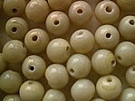 glass - round - 04mm - 1692-035 opaque bone x 1 KG