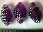 glass - 1758-315 - 14 x 8mm leaf - transparent bright purple x 1 KG