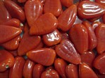 glass - 1813-031 - 15 x 10mm leaf - opaque red x 1 KG