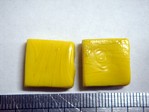 glass - 1825-034 - 15mm flat square - yellow x 1 KG