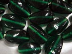 glass - 1914-004 - 17 x 10mm drop - trans green x 1 KG