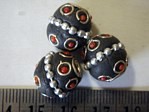 kashmiri beads - 15008 - 14mm red/black x 200 beads